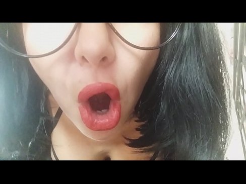 ❤️ Honey, hooyadaa anoo ah hooyadaa kuma ogolaan doonto inaad iskuul aado maanta... aad baan kuugu baahanahay... Galmada dabada